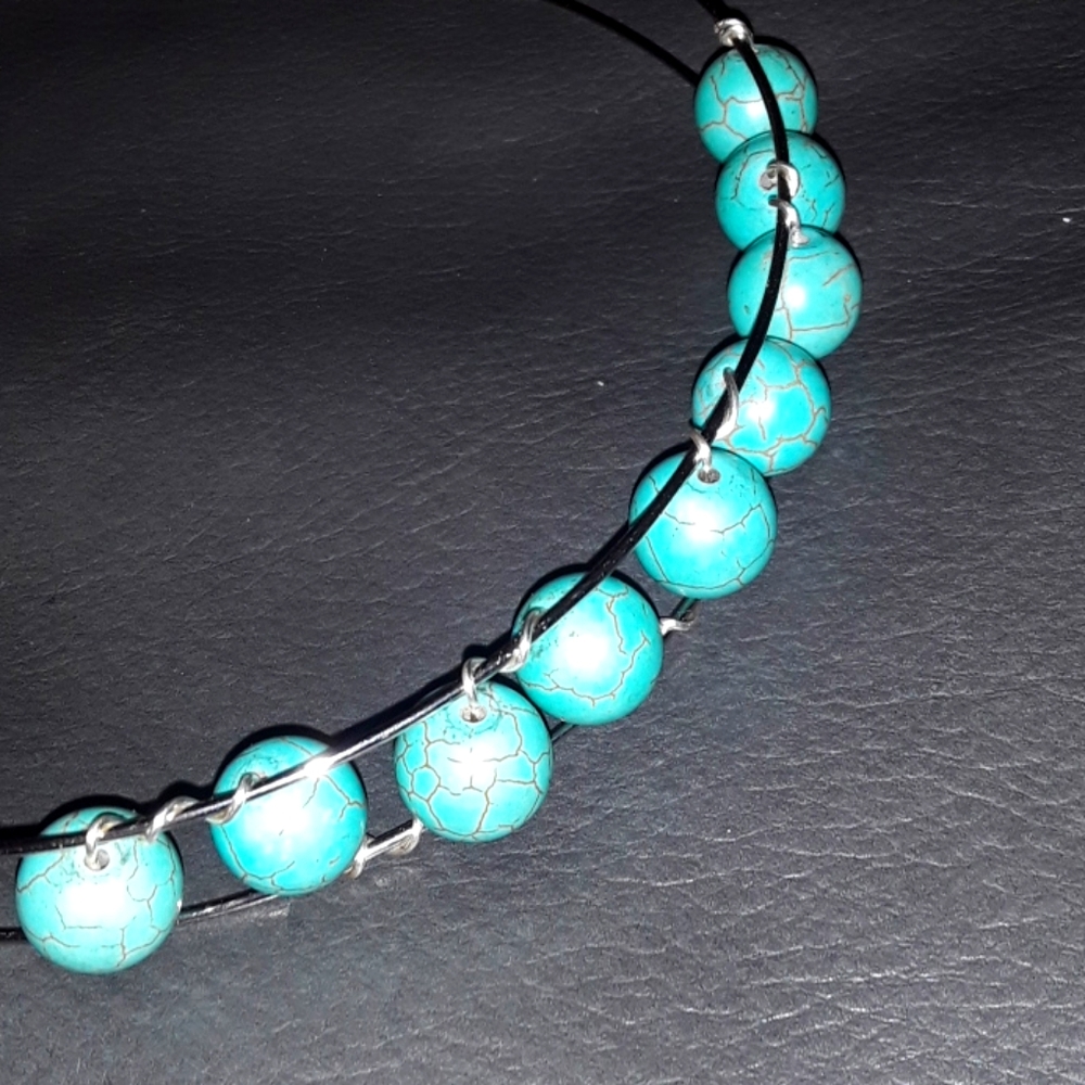 GENUINE HOWLITE - Picture 2 of 3